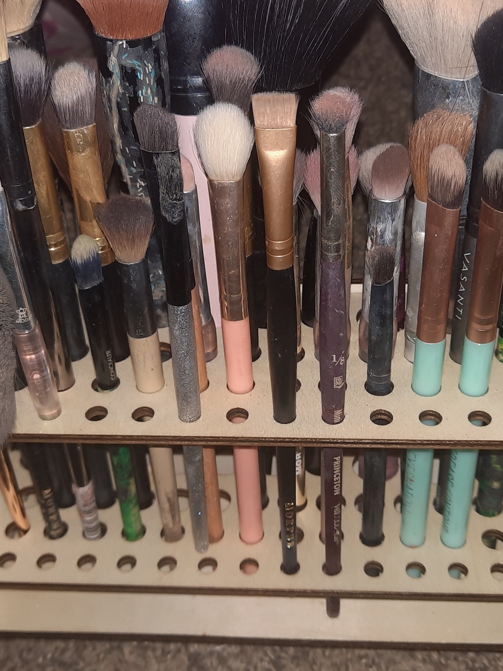 Make Up Brush Organizer Holds 67 Brushes.